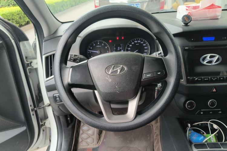 Used Hyundai ix25 2015 1.6L Manual Two-Wheel Drive Fashionable GS Model Steering Wheel