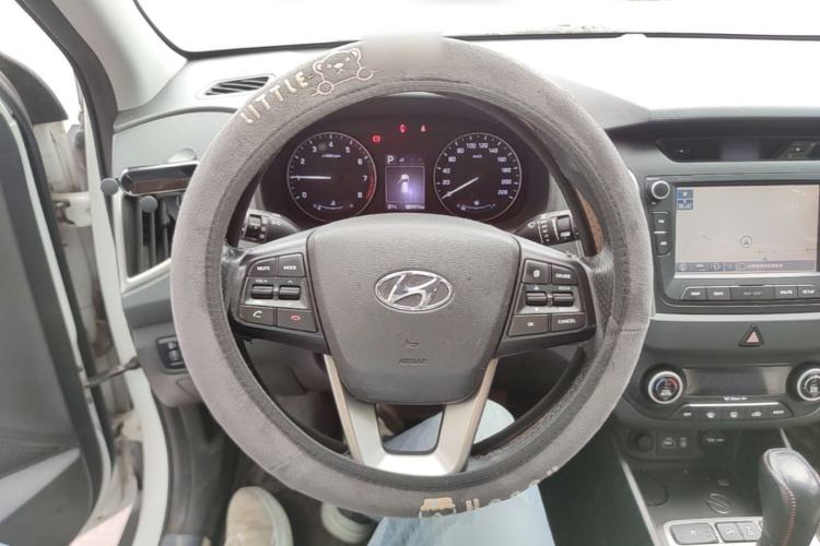 Used Hyundai ix25 2015 2.0L Automatic 4x4 Deluxe DLX Steering Wheel