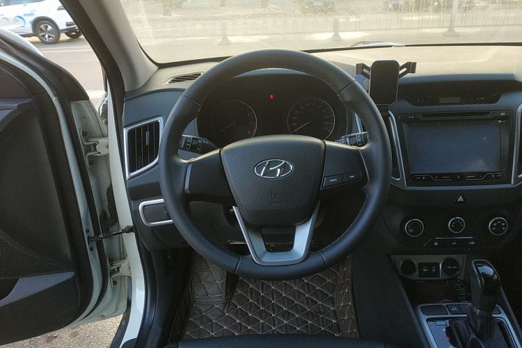 Used Hyundai ix25 2015 1.6L Automatic Two-Wheel Drive Smart GLS Trim Steering Wheel