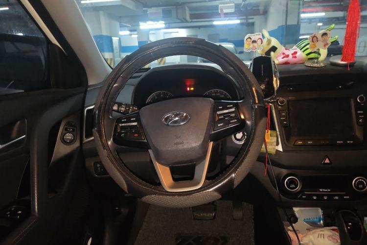Used Hyundai ix25 2015 1.6L Automatic Two-Wheel-Drive Deluxe DLX Model Steering Wheel