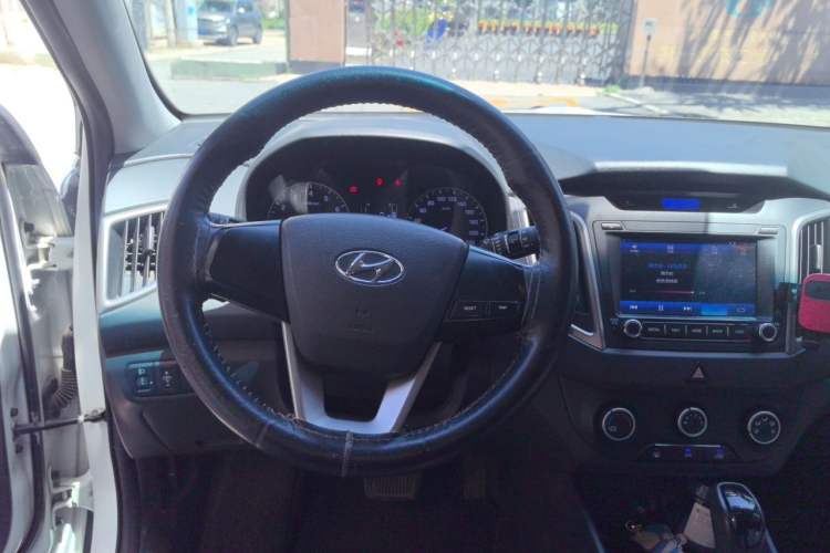 Used Hyundai ix25 2015 1.6L Automatic Two-Wheel Drive Smart GLS Trim Steering Wheel