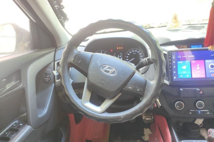 Used Hyundai ix25 2015 1.6L Manual Two-Wheel Drive Fashionable GS Model Steering Wheel