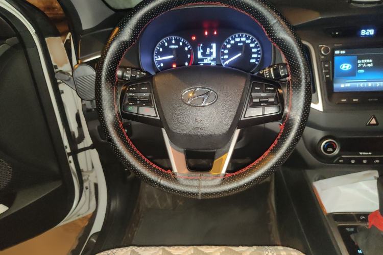 Used Hyundai ix25 2015 1.6L Automatic Two-Wheel-Drive Deluxe DLX Model Steering Wheel
