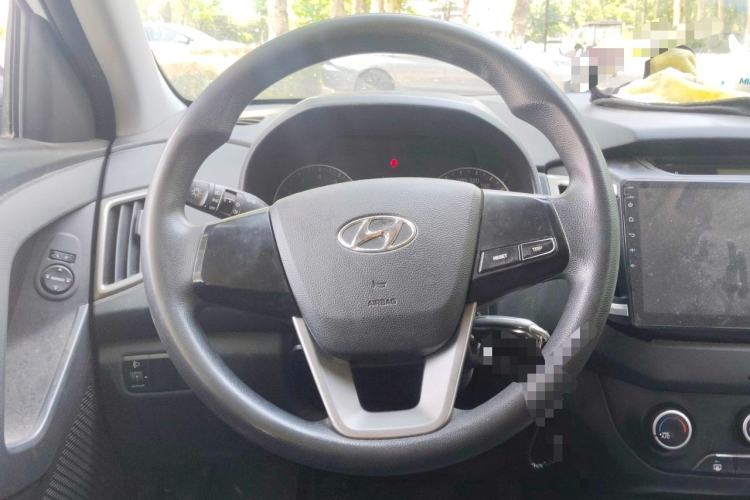 Used Hyundai ix25 2015 1.6L Manual Two-Wheel Drive Fashionable GS Model Steering Wheel