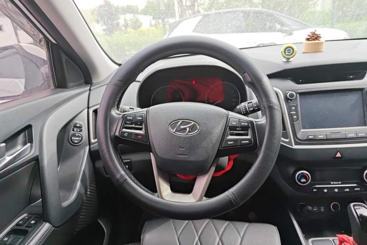 Used Hyundai ix25 2015 1.6L Automatic Two-Wheel-Drive Deluxe DLX Model Steering Wheel
