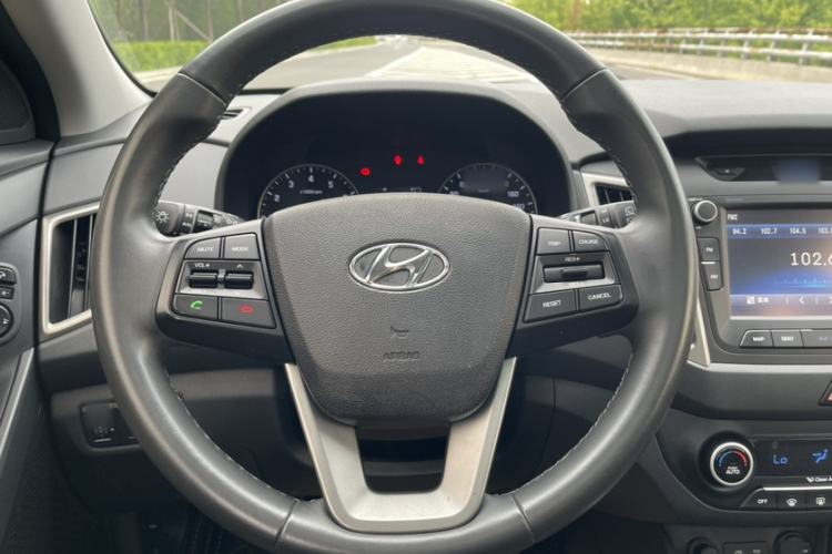 Used Hyundai ix25 2015 1.6L Automatic Two-Wheel-Drive Deluxe DLX Model Steering Wheel