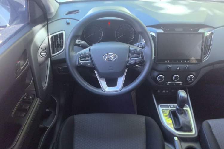 Used Hyundai ix25 2015 1.6L Automatic Two-Wheel Drive Fashionable GS Model Steering Wheel