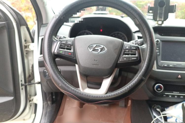 Used Hyundai ix25 2015 2.0L Automatic 4x4 Deluxe DLX Steering Wheel