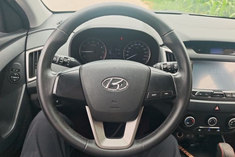 Used Hyundai ix25 2015 1.6L Automatic Two-Wheel Drive Smart GLS Trim Steering Wheel