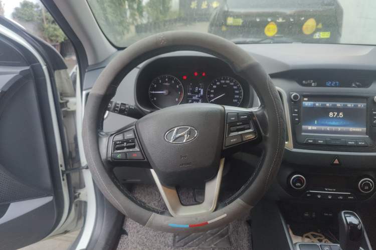 Used Hyundai ix25 2015 2.0L Automatic Two-Wheel Drive Intelligent GLS Steering Wheel