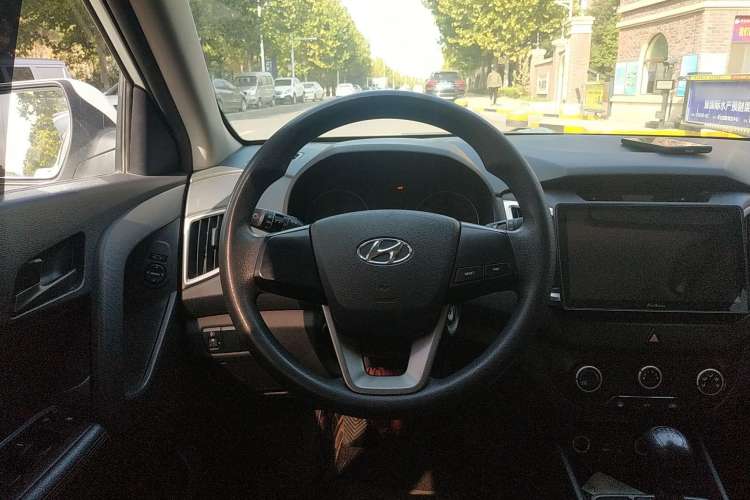 Used Hyundai ix25 2015 1.6L Manual Two-Wheel Drive Fashionable GS Model Steering Wheel