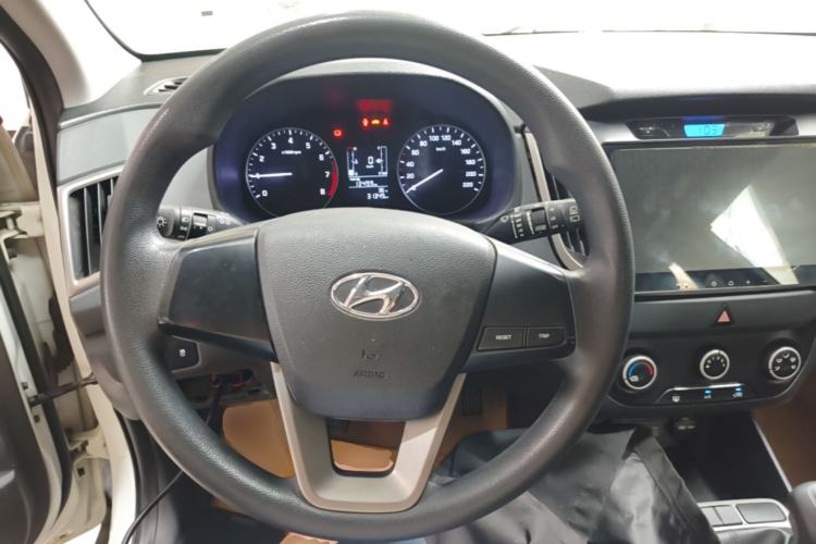 Used Hyundai ix25 2015 1.6L Manual Two-Wheel Drive Fashionable GS Model Steering Wheel