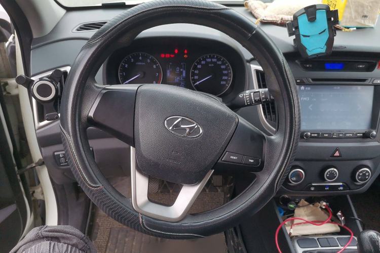 Used Hyundai ix25 2015 1.6L Manual Two-Wheel Drive Fashionable GS Model Steering Wheel