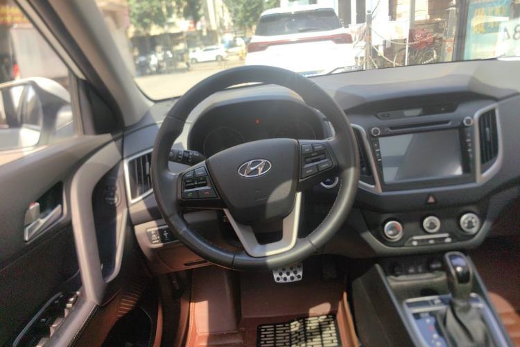 Used Hyundai ix25 2015 1.6L Automatic Two-Wheel Drive Smart GLS Trim Steering Wheel