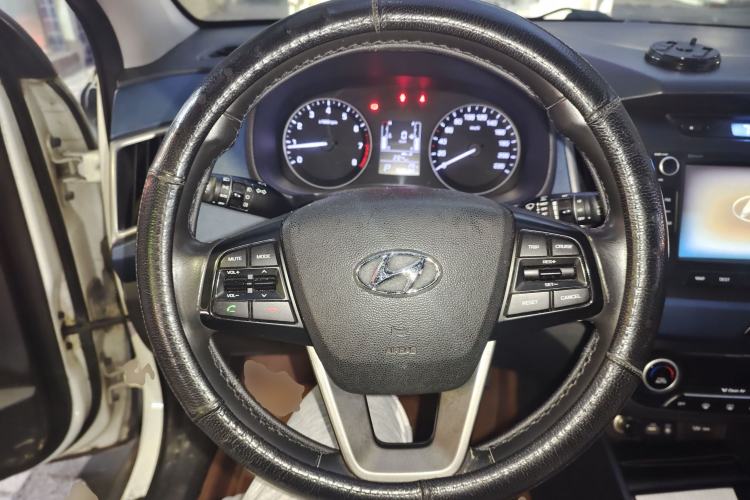 Used Hyundai ix25 2015 1.6L Automatic Two-Wheel-Drive Deluxe DLX Model Steering Wheel