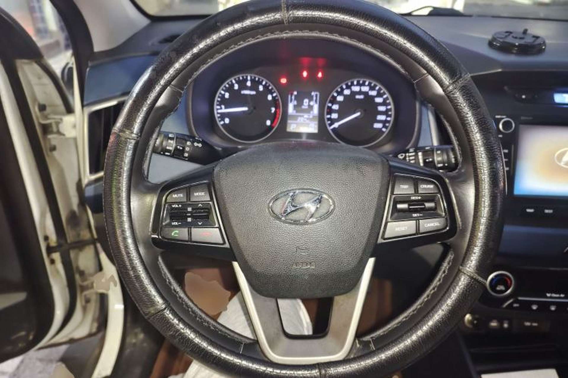 Used Hyundai ix25 2015 1.6L Automatic Two-Wheel-Drive Deluxe DLX Model Steering Wheel