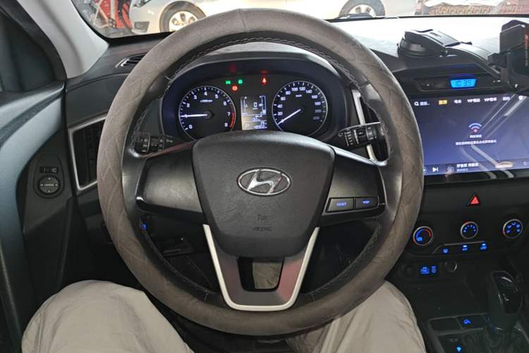 Used Hyundai ix25 2015 1.6L Automatic Two-Wheel Drive Smart GLS Trim Steering Wheel