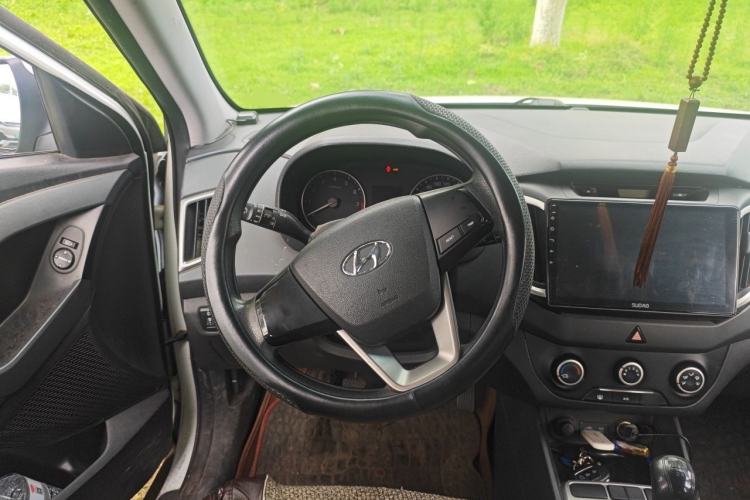 Used Hyundai ix25 2015 1.6L Manual Two-Wheel Drive Fashionable GS Model Steering Wheel