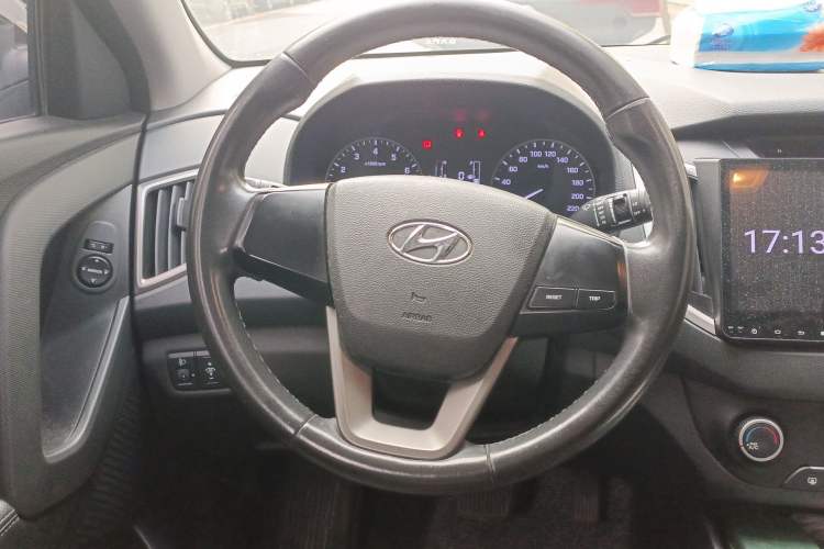 Used Hyundai ix25 2015 1.6L Automatic Two-Wheel Drive Smart GLS Trim Steering Wheel