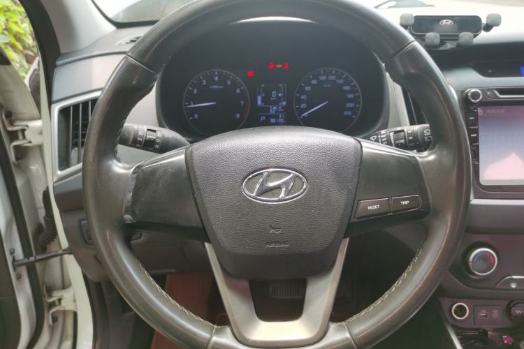 Used Hyundai ix25 2015 1.6L Automatic Two-Wheel Drive Smart GLS Trim Steering Wheel