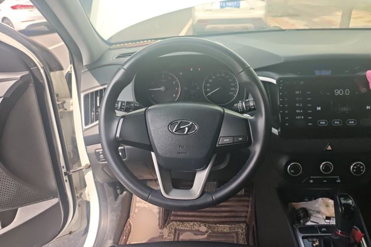 Used Hyundai ix25 2015 1.6L Automatic Two-Wheel Drive Smart GLS Trim Steering Wheel