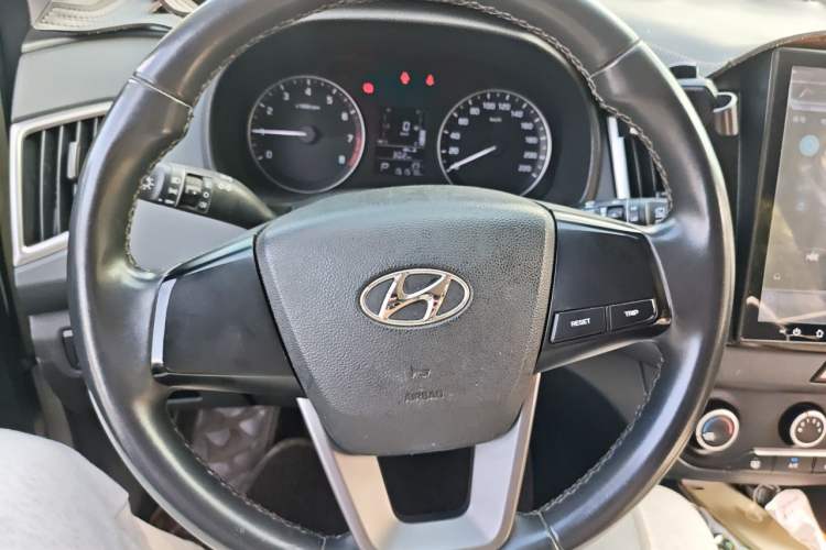Used Hyundai ix25 2015 1.6L Automatic Two-Wheel Drive Smart GLS Trim Steering Wheel