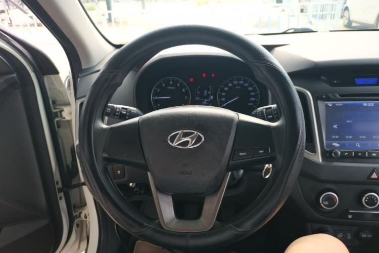 Used Hyundai ix25 2015 1.6L Manual Two-Wheel Drive Fashionable GS Model Steering Wheel