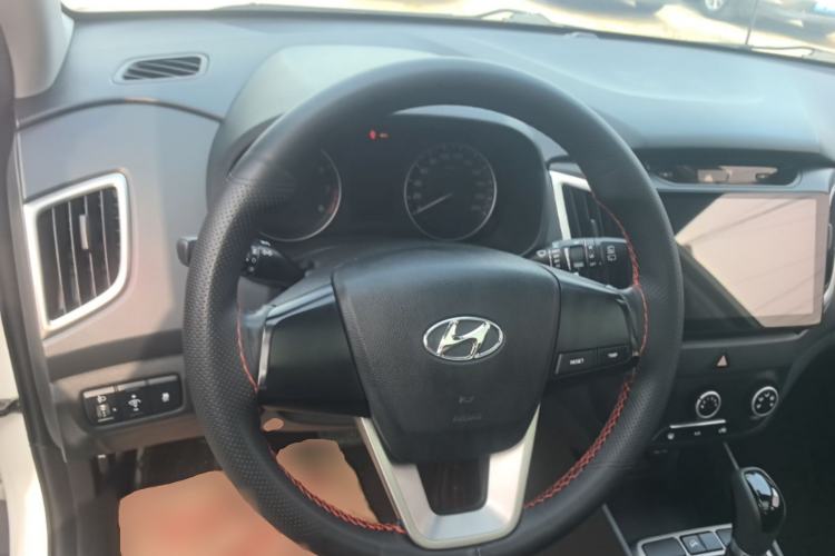 Used Hyundai ix25 2015 1.6L Automatic Two-Wheel Drive Smart GLS Trim Steering Wheel