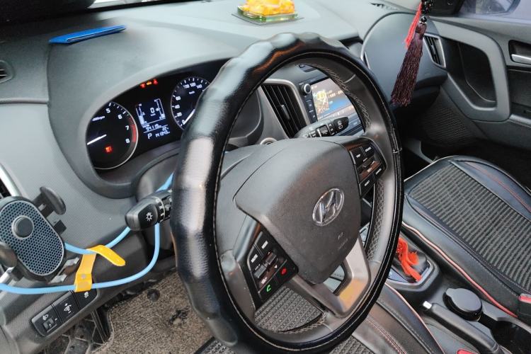 Used Hyundai ix25 2015 1.6L Automatic Two-Wheel-Drive Deluxe DLX Model Steering Wheel