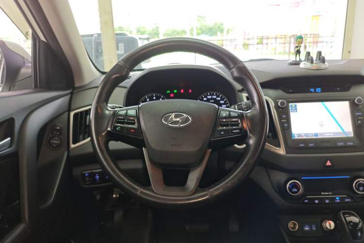 Used Hyundai ix25 2015 2.0L Automatic 4x4 Deluxe DLX Steering Wheel