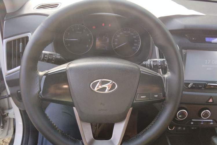 Used Hyundai ix25 2015 1.6L Automatic Two-Wheel Drive Smart GLS Trim Steering Wheel