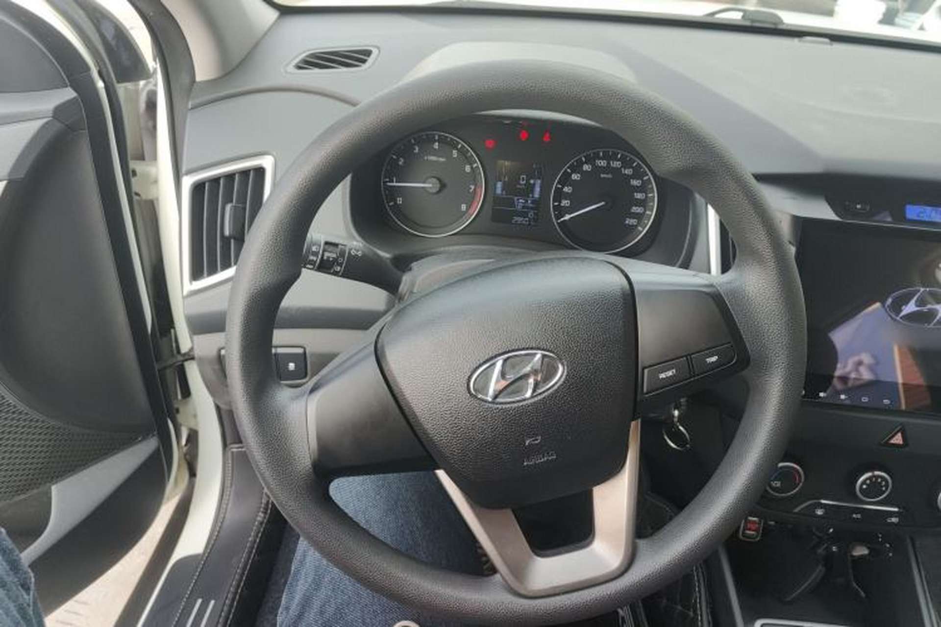 Used Hyundai ix25 2015 1.6L Manual Two-Wheel Drive Fashionable GS Model Steering Wheel