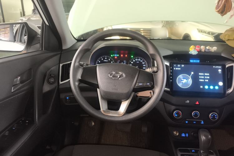 Used Hyundai ix25 2015 1.6L Automatic Two-Wheel Drive Fashionable GS Model Steering Wheel