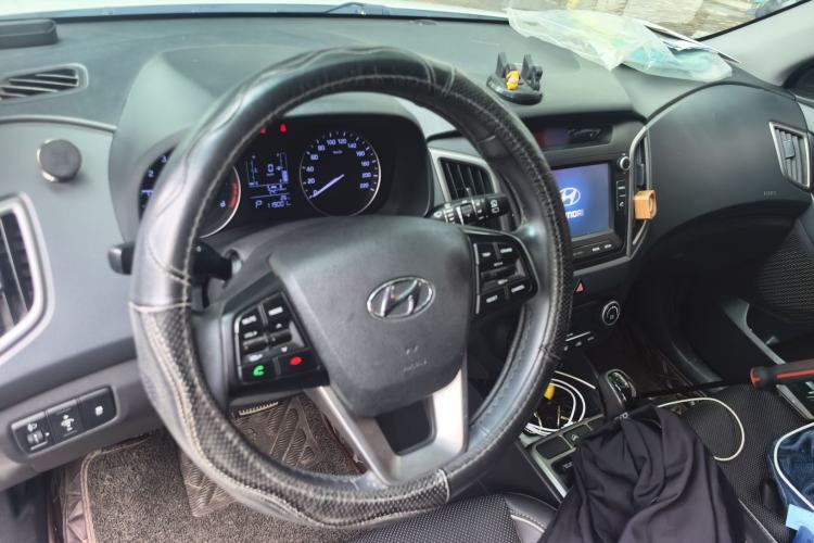 Used Hyundai ix25 2015 1.6L Automatic Two-Wheel-Drive Deluxe DLX Model Steering Wheel