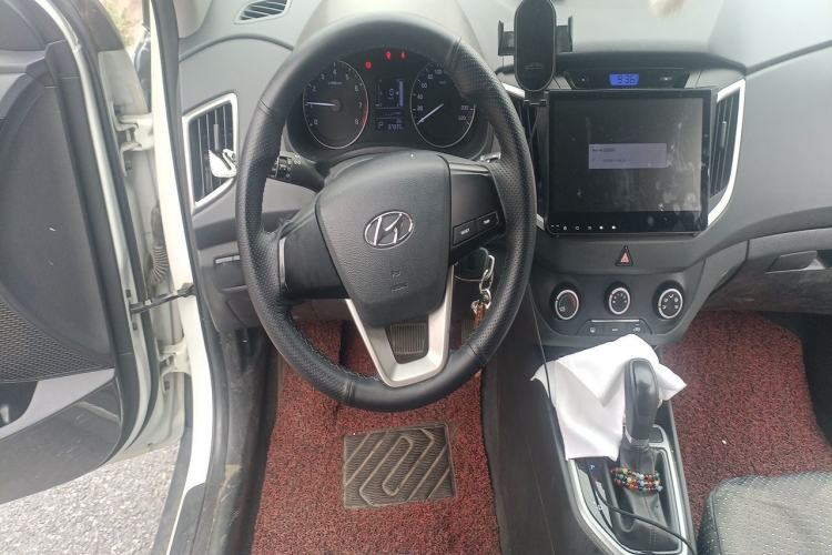 Used Hyundai ix25 2015 1.6L Automatic Two-Wheel Drive Fashionable GS Model Steering Wheel
