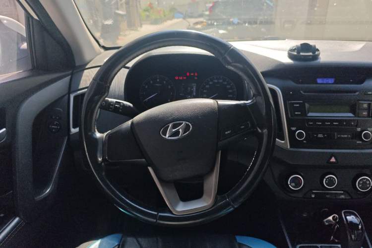 Used Hyundai ix25 2015 1.6L Automatic Two-Wheel Drive Smart GLS Trim Steering Wheel