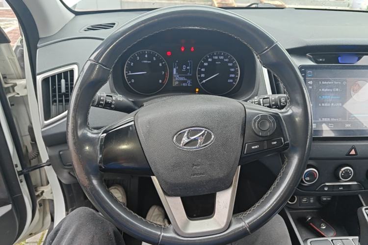 Used Hyundai ix25 2015 1.6L Automatic Two-Wheel Drive Smart GLS Trim Steering Wheel