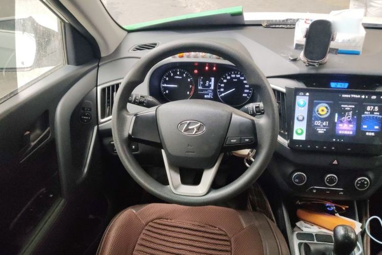Used Hyundai ix25 2015 1.6L Manual Two-Wheel Drive Fashionable GS Model Steering Wheel