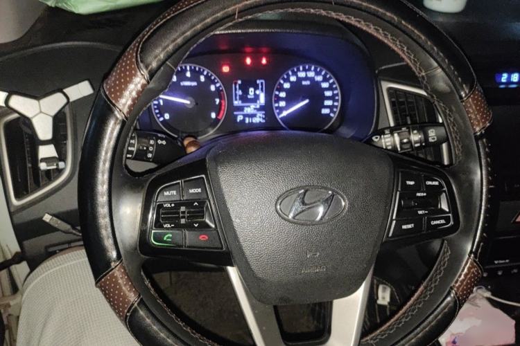 Used Hyundai ix25 2015 1.6L Automatic Two-Wheel-Drive Deluxe DLX Model Steering Wheel