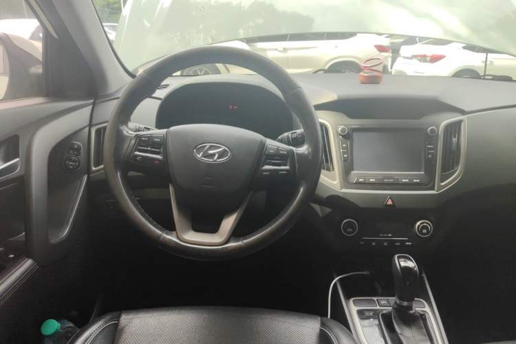 Used Hyundai ix25 2015 1.6L Automatic Two-Wheel-Drive Deluxe DLX Model Steering Wheel