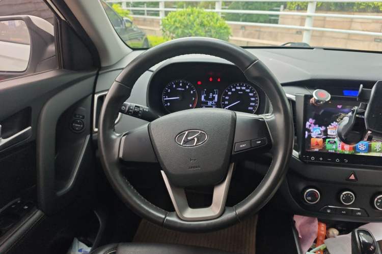Used Hyundai ix25 2015 1.6L Automatic Two-Wheel Drive Smart GLS Trim Steering Wheel