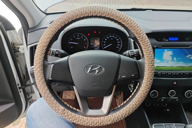 Used Hyundai ix25 2015 1.6L Manual Two-Wheel Drive Fashionable GS Model Steering Wheel