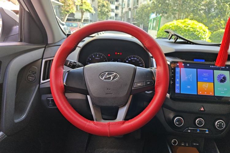 Used Hyundai ix25 2015 1.6L Automatic Two-Wheel Drive Smart GLS Trim Steering Wheel