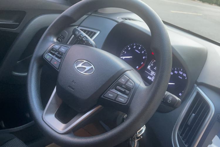 Used Hyundai ix25 2015 1.6L Manual Two-Wheel Drive Fashionable GS Model Steering Wheel