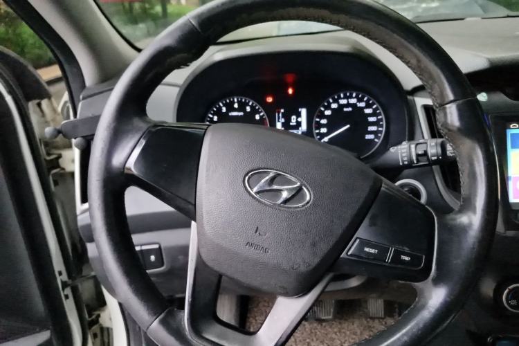 Used Hyundai ix25 2015 1.6L Automatic Two-Wheel Drive Smart GLS Trim Steering Wheel