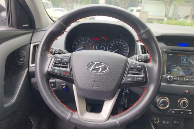 Used Hyundai ix25 2015 1.6L Manual Two-Wheel Drive Fashionable GS Model Steering Wheel