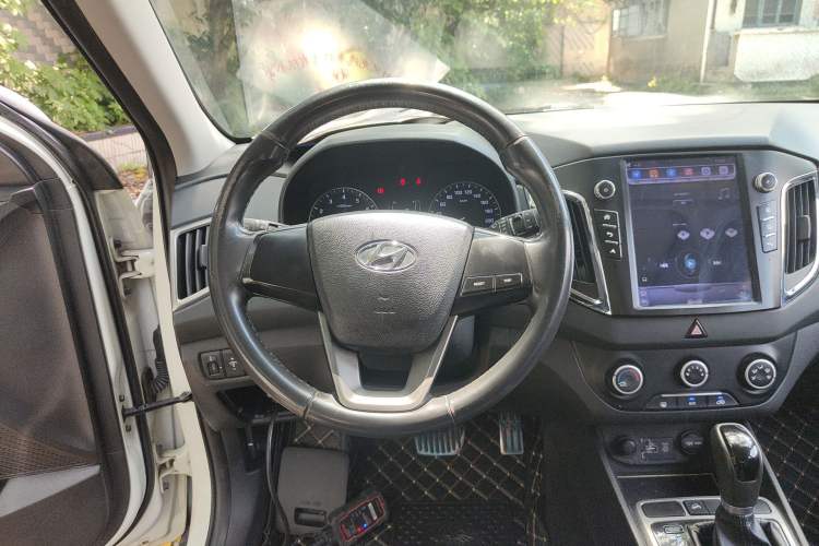 Used Hyundai ix25 2015 1.6L Automatic Two-Wheel Drive Smart GLS Trim Steering Wheel
