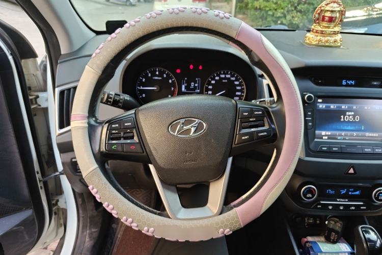 Used Hyundai ix25 2015 1.6L Automatic Two-Wheel-Drive Deluxe DLX Model Steering Wheel