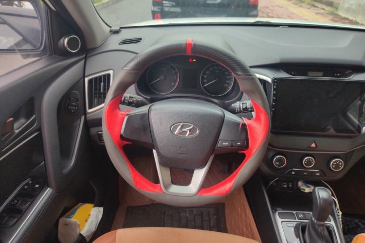 Used Hyundai ix25 2015 1.6L Automatic Two-Wheel Drive Fashionable GS Model Steering Wheel