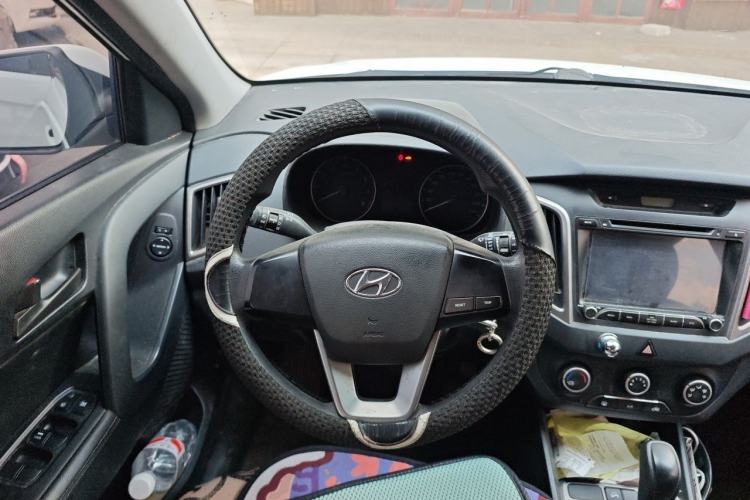 Used Hyundai ix25 2015 1.6L Automatic Two-Wheel Drive Fashionable GS Model Steering Wheel